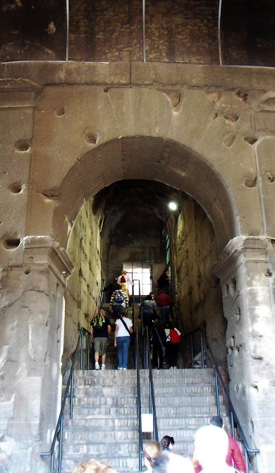 Colosseum_Stairway