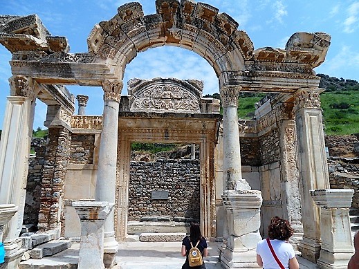 Ephesus_Hadrian_Temple