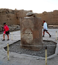 Giant_Scarab_Karnak