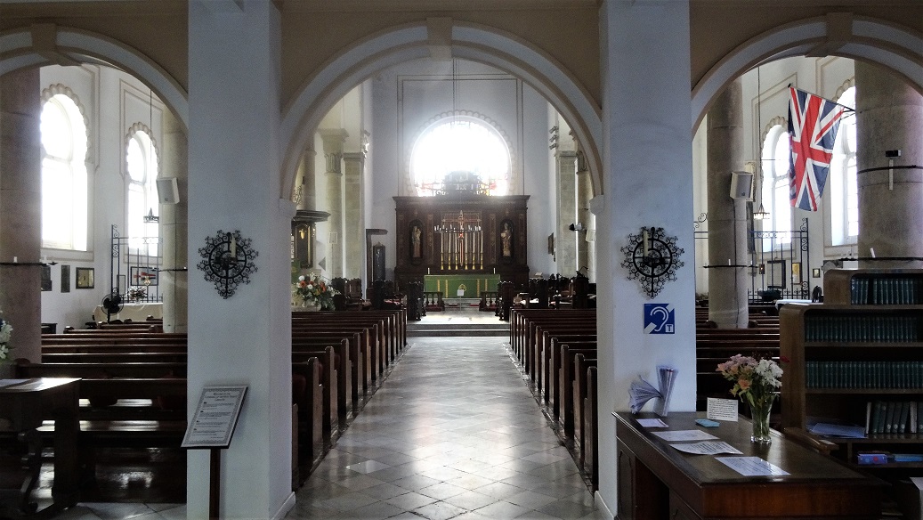 Holy_Trinity_Cathedral_Nave