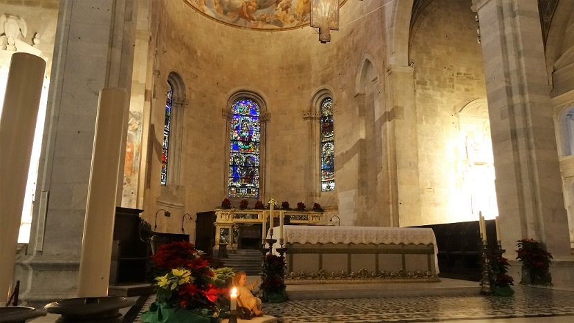 Lucca_Cathedral_Main_Altar