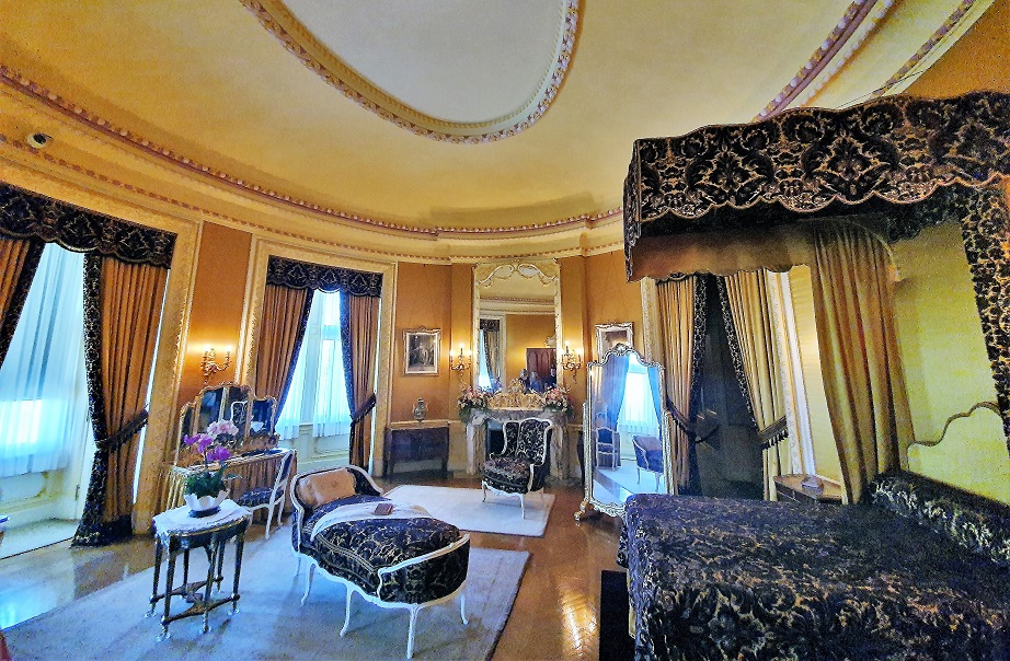 Mrs_Vanderbilts_Bedroom
