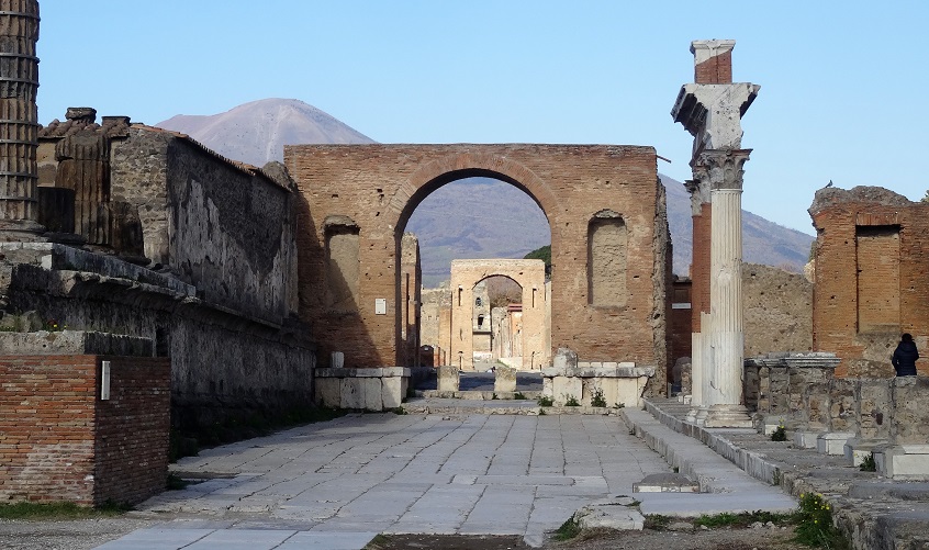 Pompeii_Tiberius_and_Caligula_Arch_