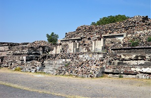 Temple_Avenue_of_Dead_Teotihuacan