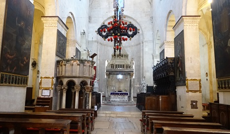 Trogir_Cathedral_Central_Nave
